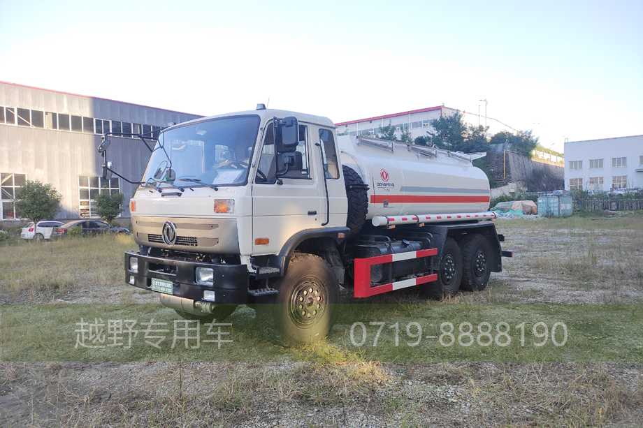 春风六驱EQ2102加油红桃国际
 6立方米加运油红桃国际
 190马力红桃国际运油红桃国际
出口