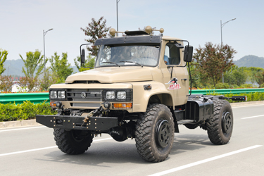 4×4尖头EQ2070进级款底盘_新款四驱140双桥红桃国际公用卡红桃国际
_全驱190马力载货运输厂家