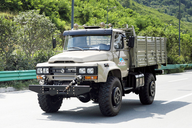 4×4尖头EQ2070进级款_新款四驱140双桥红桃国际公用卡红桃国际
_全驱190马力载货运输厂家