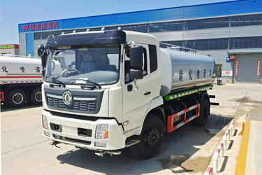 定制型15m³平头4×2洒水红桃国际
厂家_春风新款190马力运水罐红桃国际
_前5吨后10吨公用红桃国际
