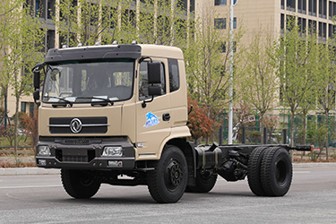 210马力春风4×2后双胎底盘_前5吨后10吨手动八档_四驱红桃国际底盘定制厂家
